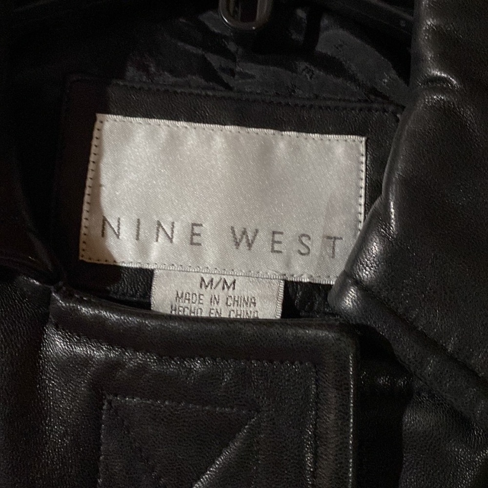Leather jacket - Picture 2 of 6